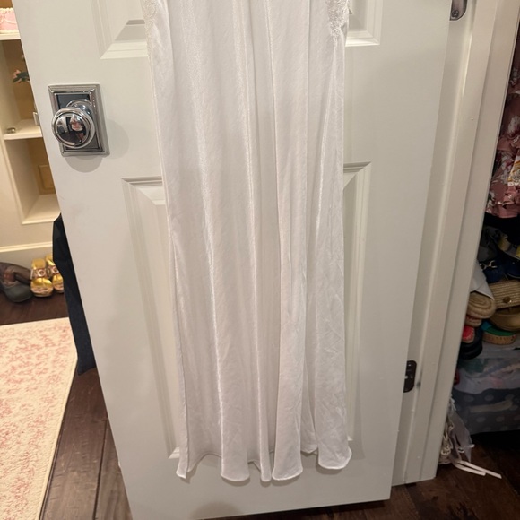 Victoria Secret Gold Label Collection Vintage White Iridescent Slip Dress size M - Picture 8 of 9
